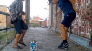 Пацаны танцуют хардбас