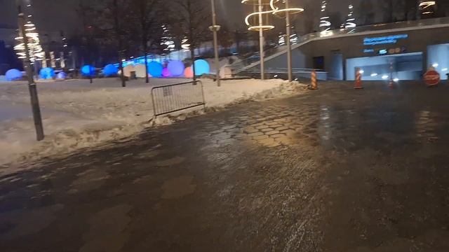 МОСКВА. ПАРК ЗАРЯДЬЕ НОЧЬЮ. 28.01.24 смотреть онлайн