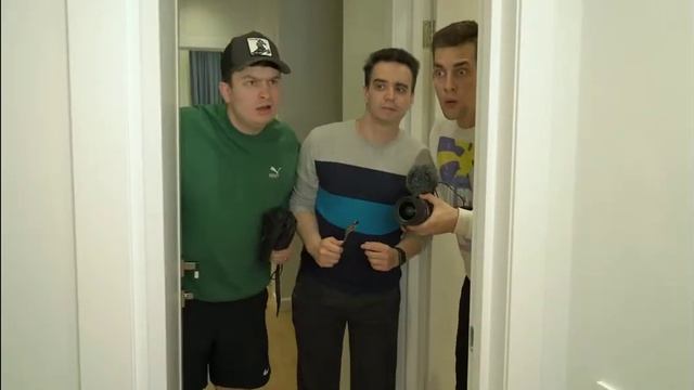 Реакция на видео@OneTwo Спасаемся от зомби