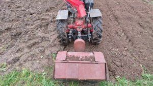 Мотоблок МТЗ с приставкой ХОРСАМ ИС-2 фрезерует землю.?