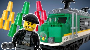 МУЛЬТИКИ ПРО ПОЕЗДА Игрушечный поезд едет по железной дороге