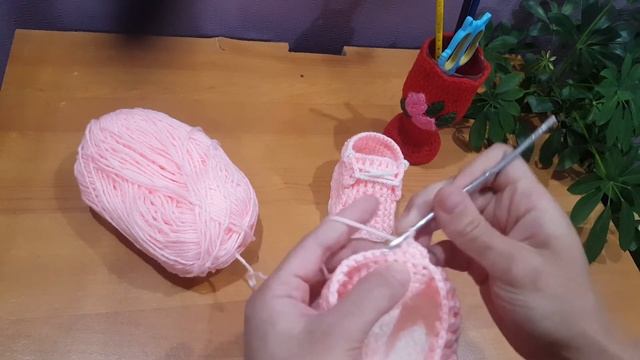 Kryuchokda pinetka to‘qish/Детские пинетки крючком смотреть онлайн