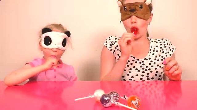 Lollipop Challenge Чупа Чупс Челлендж – Огромные чупачупсы отгадываем на вкус1 смотреть онлайн