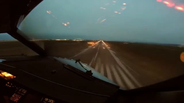 Андрей и его экипаж посадка в москве ( 13 серия )