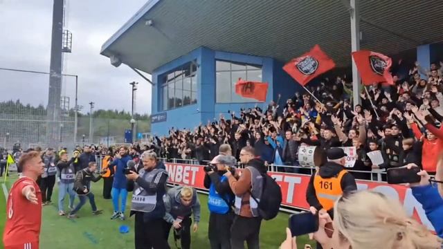 АМКАЛ ПИТЕР - АУФ АУФ АУФ / Яркая атмосфера после матча медийной команды в Петербурге смотреть онлайн