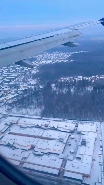 Landing to Moscow 🛬✈️Посадка в Москву#trend#shortvideo#shorts#moscow#landing#r смотреть онлайн