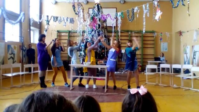 Новогодний КВН"Селедки под шубой" смотреть онлайн