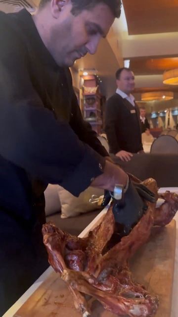 Ягненок запеченный в тандыре с долмой на праздничный ? смотреть онлайн