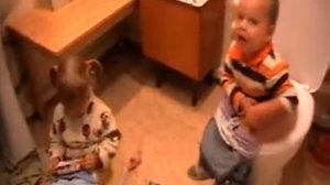 прикол. дети на горшках . диалог