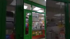 Нападение с топором в Пятерочке