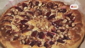 Пирог со сливами и творогом | Дежурный пекарь / 85