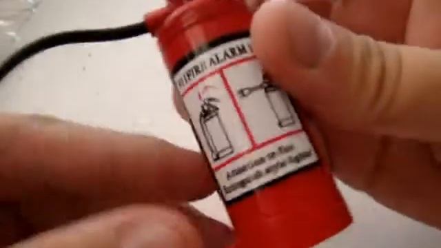 Необычная зажигалка, огнетушитель смотреть онлайн