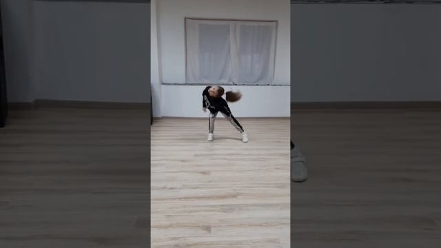 Демина Полина Хип-хоп, мини, дебют STREET DANCE STUDIO, г. Лисичанск смотреть онлайн