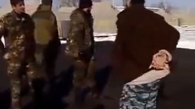 New 95 Асхаб Бурсагов показывает приемы Кадыровцам смотреть онлайн