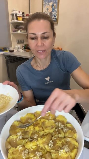 Запечённый беби-картофель с чесноком . #рекомендации #? смотреть онлайн