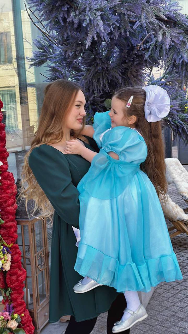 Олимпия и Чистая Линия. Мороженое
Идем компанией! одному не съесть! Порция огромная!