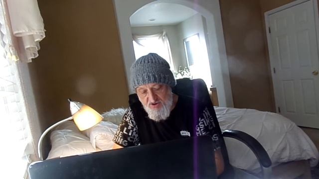 Одни одно говорят а другие другое.Кому верить?верить надо только речи Христа..?(Дмитрий Ланговой)