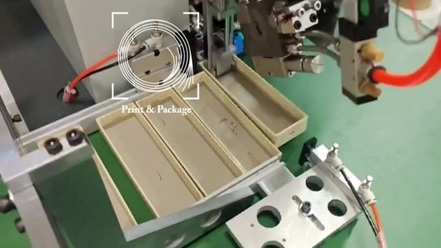 Модуль пробивки отверстий в коробках и вставки ленточки смотреть онлайн
