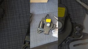 замена заслонки Блока управления отопителя. KIA VENGA (венга). моторчик заслонки печки