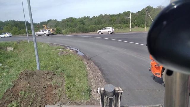 Погрузка грунта с обочины.23 мая 2021 г. смотреть онлайн