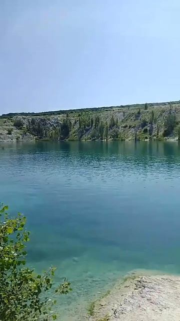 Крым. Мраморное озеро.