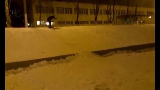 Корреспондент Дмитрий | Гуляли и создали новый вид спорта.Жопой на снег.