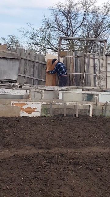 Дача. посадка картофеля 7 мая 2024г смотреть онлайн