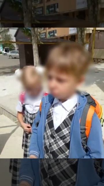 В Горячем Ключе водитель высадил школьников из автобу смотреть онлайн