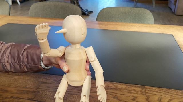 Деревянная игрушка Буратино. Pinocchio смотреть онлайн