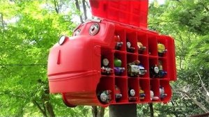 17 поездов и сумка для переноски Big Wilson.Чаггингтон, Томас, Игра в прятки.