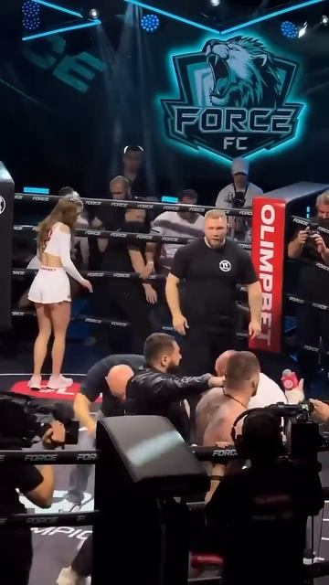 Тимур Фартовый зарубился с Александром Хоронженко после победы над Артемом Ростовским смотреть онлайн