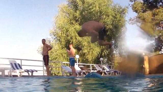 ЛУЧШИЕ ПРИКОЛЫ 2016 МАРТ!!! ЮМОР 2016!!!! бухие в бассейне!!! МАЛЬЧИШНИК!!! смотреть онлайн