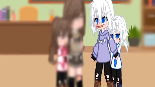 Треш...(Сестра покоя не давала(()