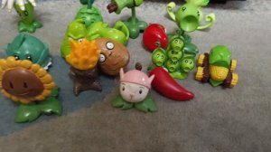 Растения против зомби фигурки