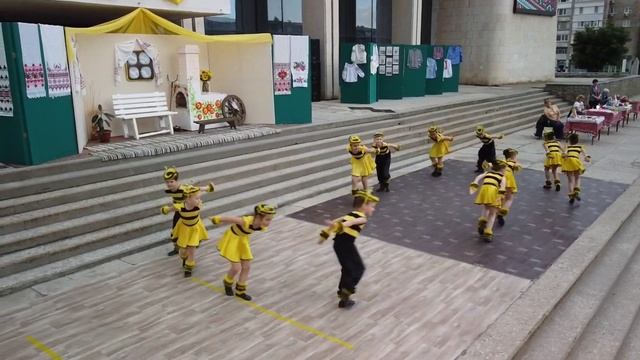 Как Энергодар праздновал День вышиванки 2021. Обзор с высоты птичьего полёта. смотреть онлайн