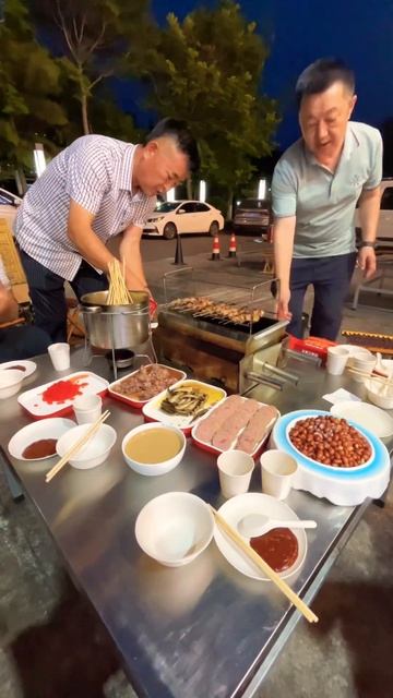Китайский барбекю на улице! #китайскаякухня #китай #jiang смотреть онлайн
