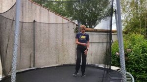 Как сделать сальто вперёд на батуте? Обучалка на сальт