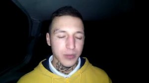 Накуренный парень классно зачитал в машине