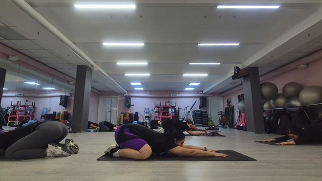 ГРУППОВАЯ ТРЕНИРОВКА ABS \ УПРАЖНЕНИЯ НА СПИНУ \ УПРАЖНЕНИЯ НА ПРЕСС \ РАСТЯЖКА смотреть онлайн