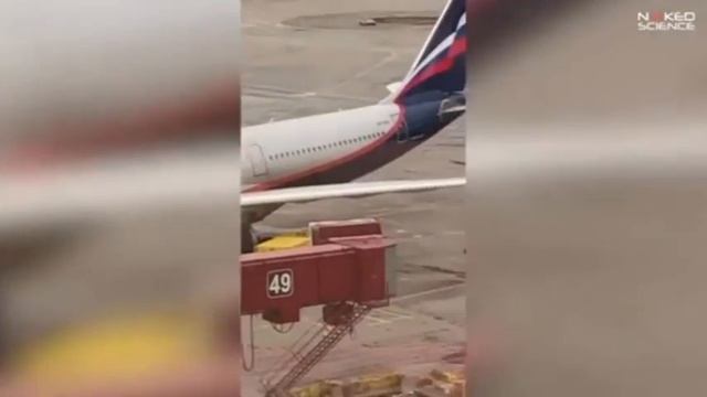 Шереметьево горит самолёт 05.05.2019 смотреть онлайн