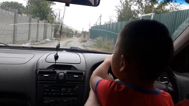 Адилет за рулём едет из дачи домой 28 июля 2020 года(1) смотреть онлайн