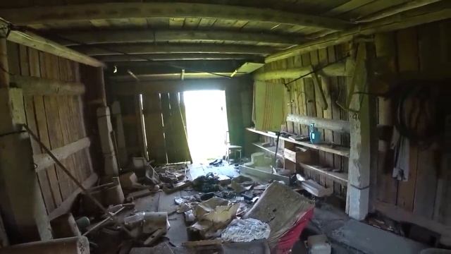 ОБАЛДЕЛ когда УВИДЕЛ всё ЭТО в ЗАБРОШЕННОМ доме! БОГАТАЯ ЗАБРОШЕННАЯ ДЕРЕВНЯ СЕВЕРА. НАХОДКИ СТАРИНЫ смотреть онлайн