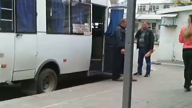 Высадили с автобуса!! Жесть! смотреть онлайн