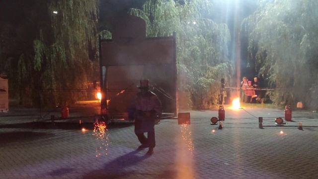 Астрономический фестиваль "Небо зовет".Псков 2023.Огненное шоу "АЙРИС" смотреть онлайн