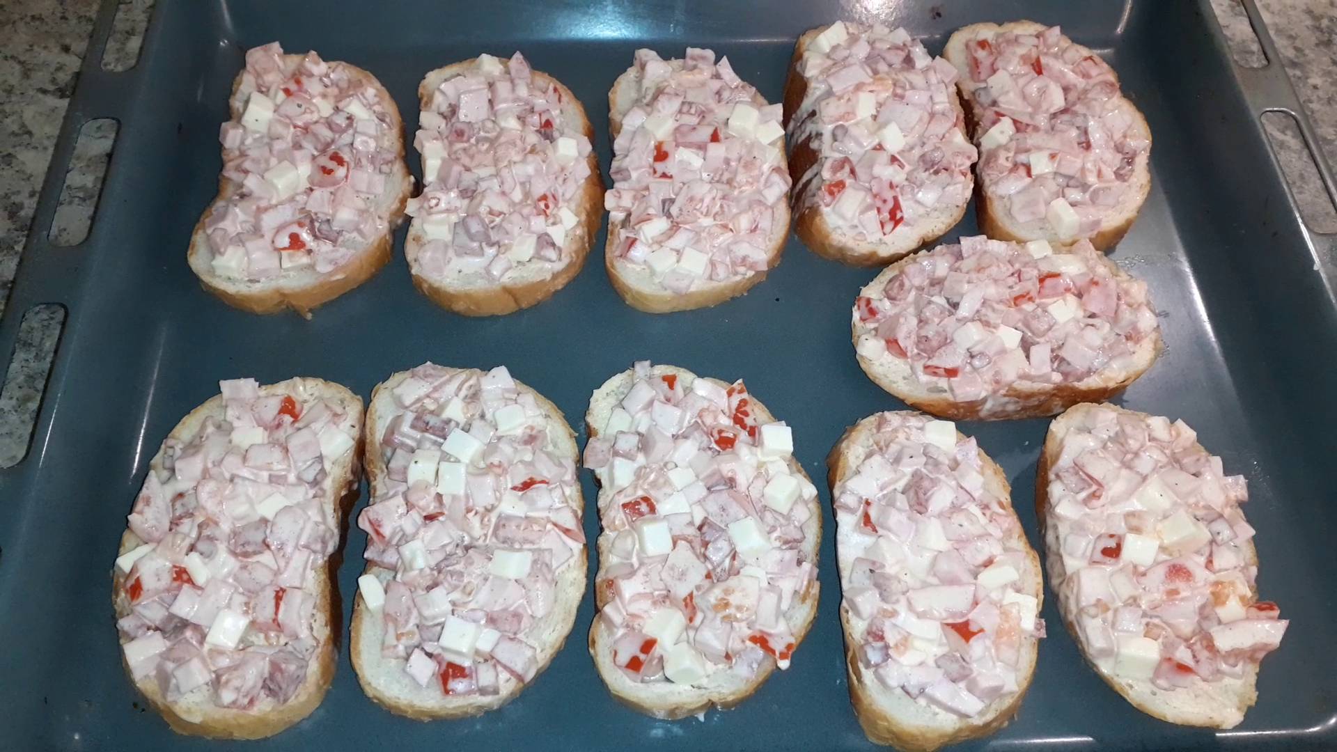 ГОРЯЧИЕ БУТЕРБРОДЫ. МИНИ ПИЦЦА. ТЕПЕРЬ ГОРЯЧИЕ БУТЕРБРОДЫ ГОТОВЛЮ ТОЛЬКО С ЭТИМИ ПРОДУКТАМИ. смотреть онлайн