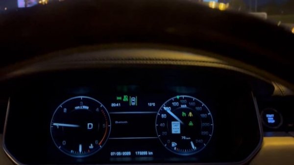 Работа контроля разметки на Range Rover 2016