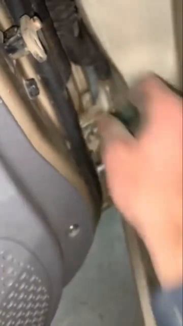 Подпишись если не сложно) снятие двери акцент #music #automob смотреть онлайн