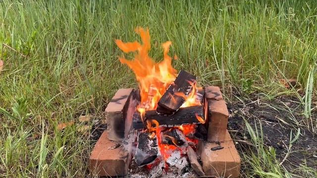 Уютное потрескивание костра. потрескивание дров в ко смотреть онлайн