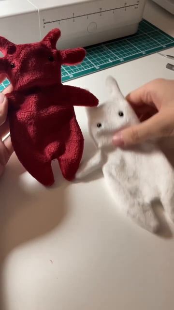 Шью крошечные игрушки 🧸🤍 #shorts #топ #игрушки #шитье смотреть онлайн
