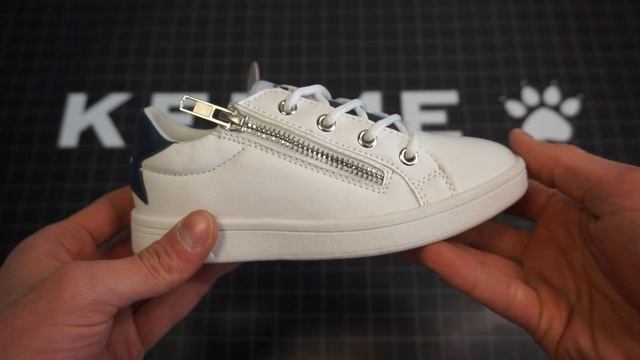 Детские кроссовки Kelme SURKO белые смотреть онлайн